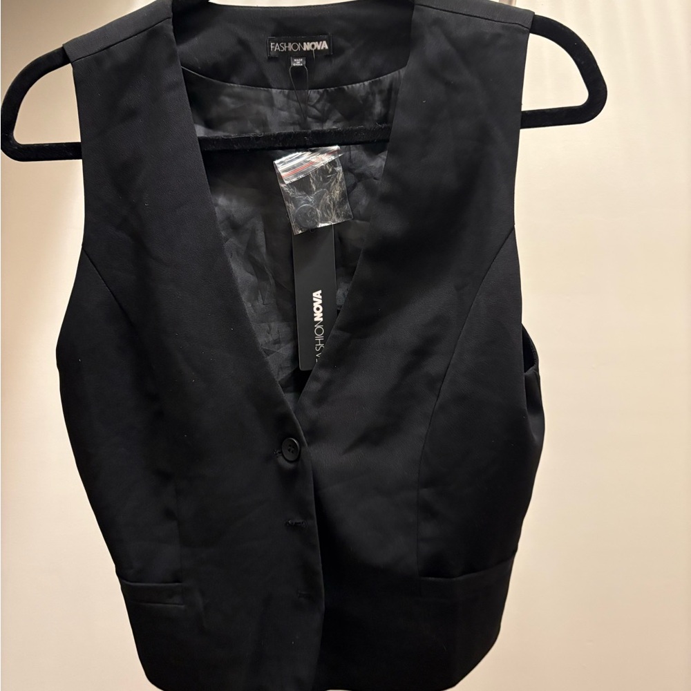 NWT Fashion Nova Black Belted Sleeveless Vest Top - Picture 5 of 7